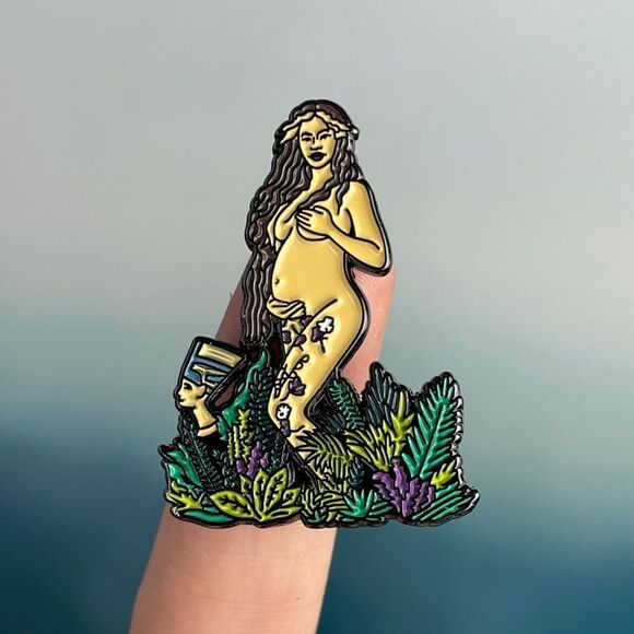 Pregnant Goddess Enamel Pin/ Brooch Lapel - Picture 1 of 6